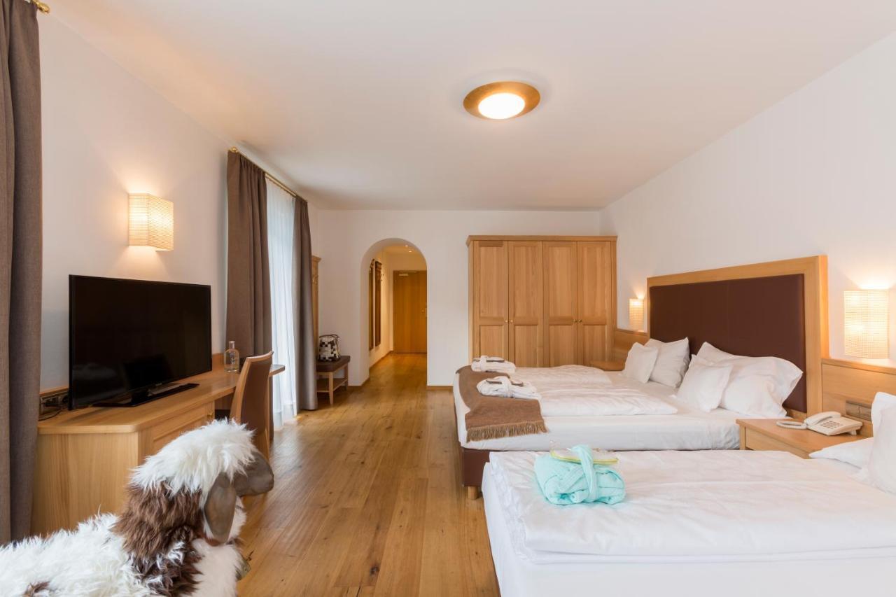 Family Hotel Posta Santa Cristina Val Gardena Bagian luar foto