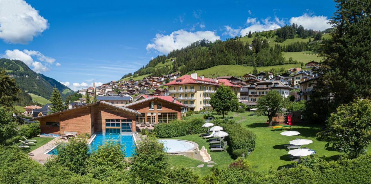 Family Hotel Posta Santa Cristina Val Gardena Bagian luar foto