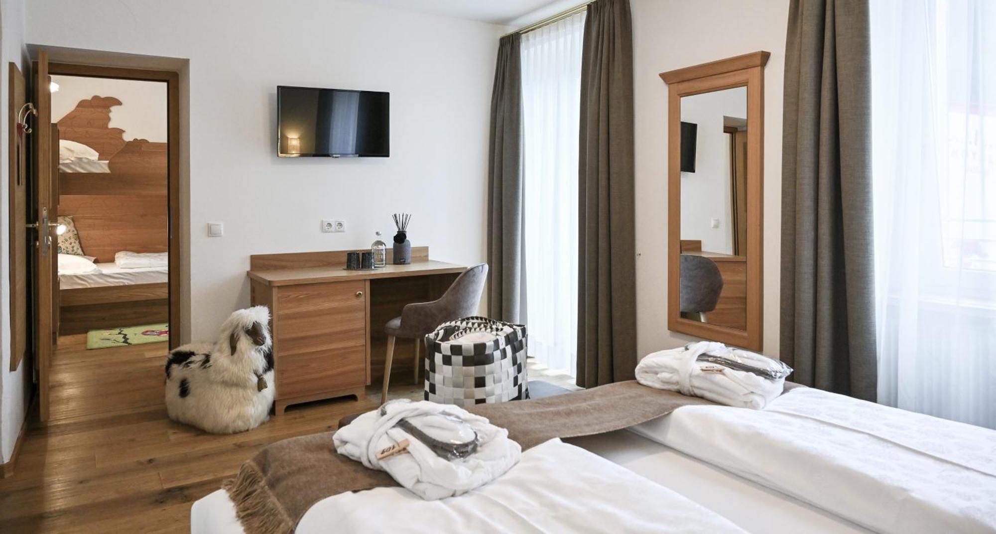 Family Hotel Posta Santa Cristina Val Gardena Bagian luar foto