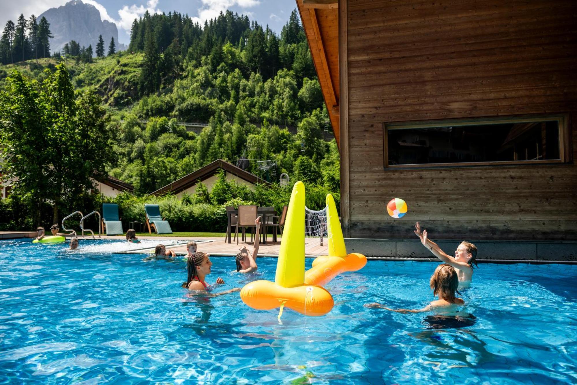 Family Hotel Posta Santa Cristina Val Gardena Bagian luar foto