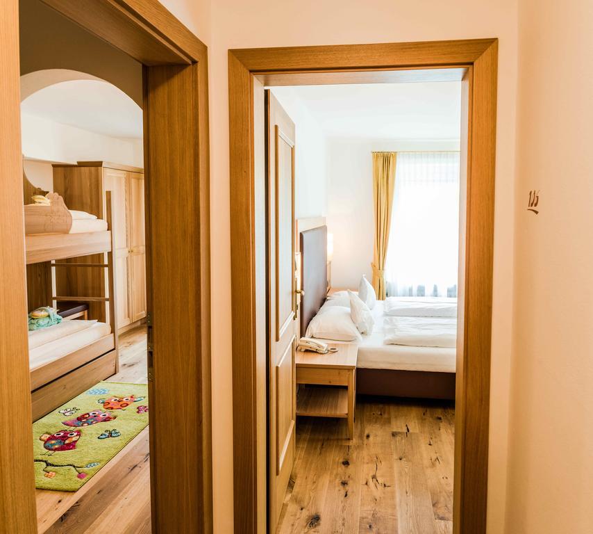 Family Hotel Posta Santa Cristina Val Gardena Bagian luar foto